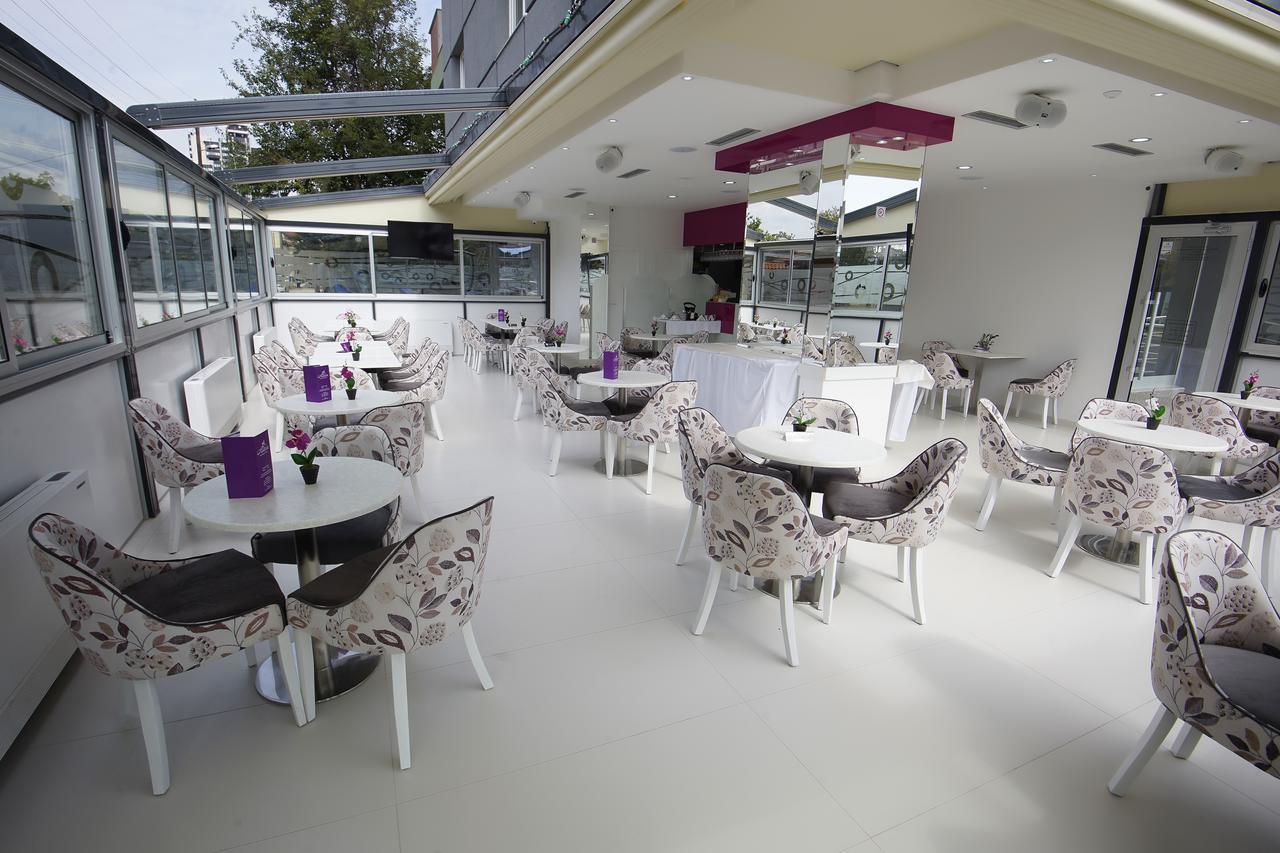Astera Apart Hotel Szkopje Kültér fotó