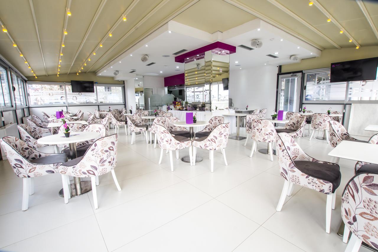 Astera Apart Hotel Szkopje Kültér fotó