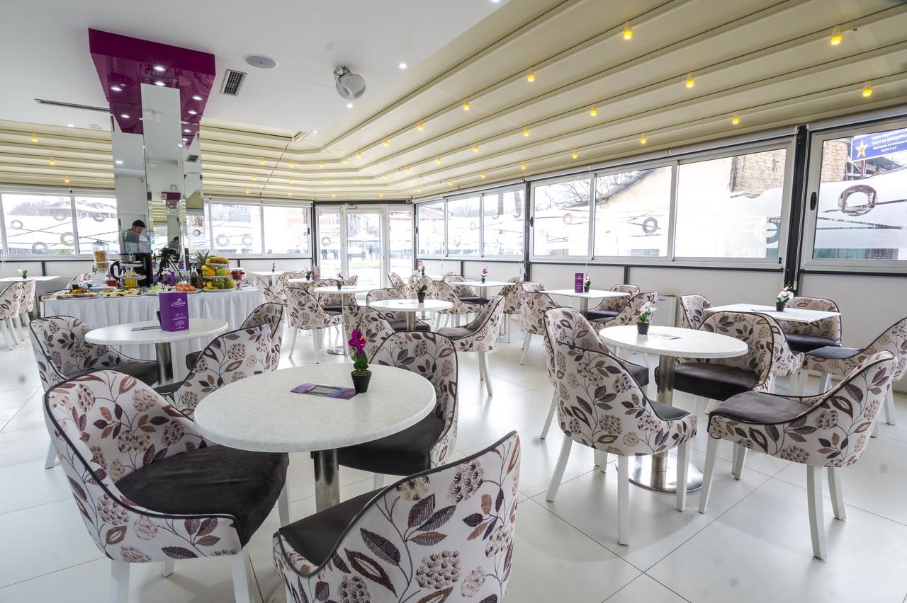 Astera Apart Hotel Szkopje Kültér fotó